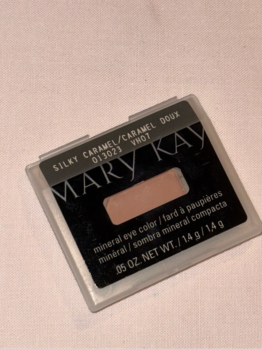 NWT!! Mary Kay Mineral Eye Color in Silky Caramel B4GO FREE Black compact